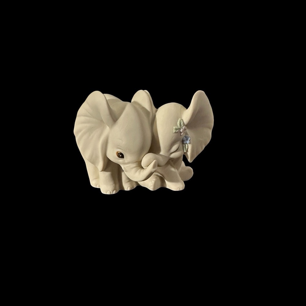 Vintage 1993 HOMCO Elephants in Love Figurine Bisque Porcelain Floral 4" Flaw